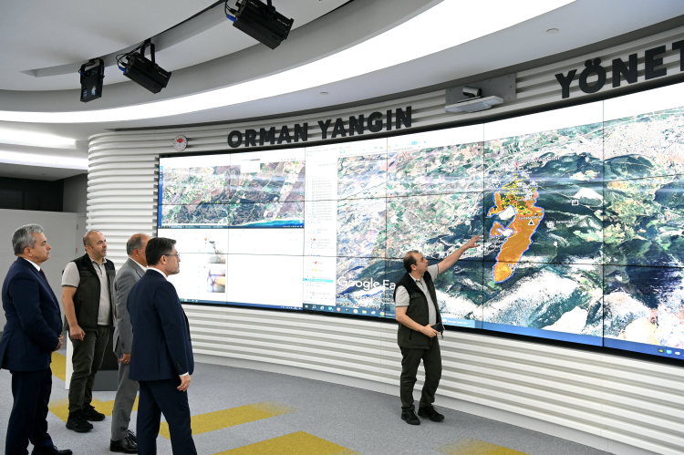 Orman yangınlarında son durum... Manisa ve Çanakkale'de mücadele sürüyor