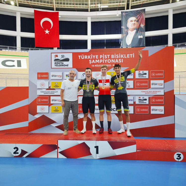 Pist bisikletinde Konya fırtınası