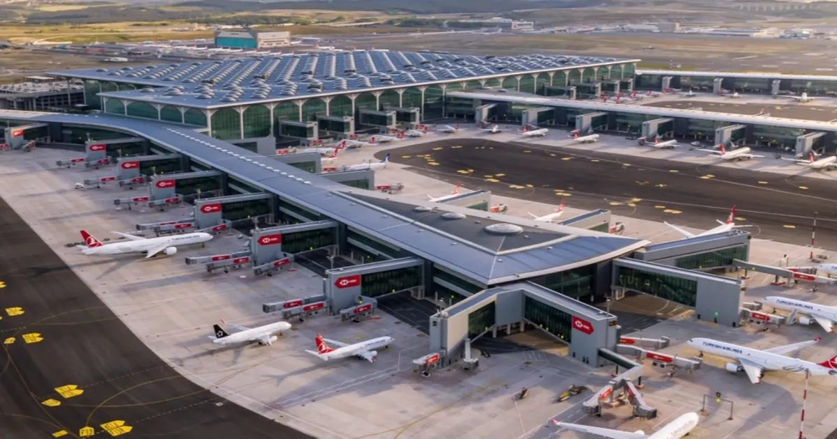 Temmuz'da 1,3 milyon yolcu İzmir’den havalandı
