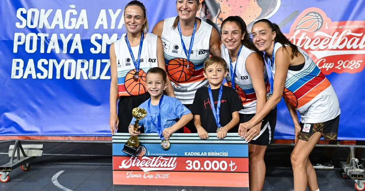 3x3 Streetball İzmir Cup 2025’te ödüller sahiplerini buldu