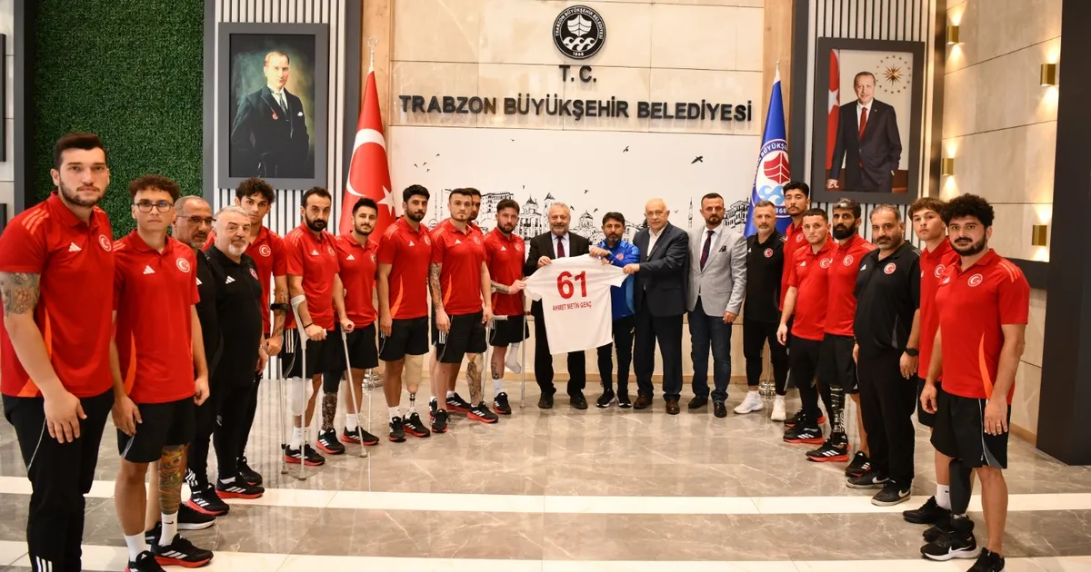 Ampute Milli Takımı'ndan Büyükşehir'e ziyaret