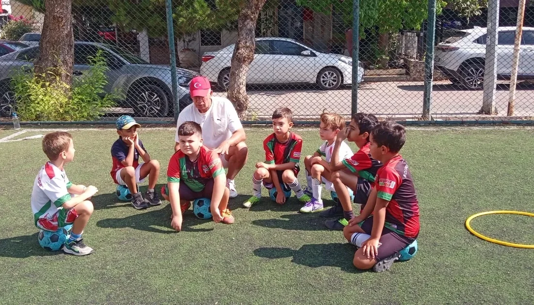 Geleceğin futbolcularını yetiştirmek için