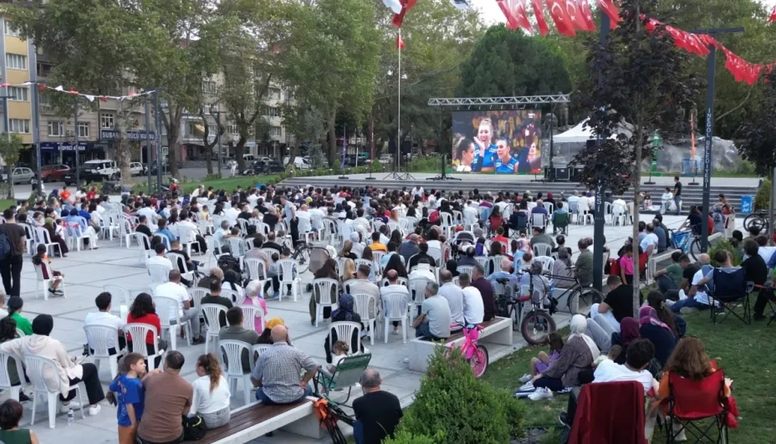 Bursa'da İnegöl Belediyesi, Pazar