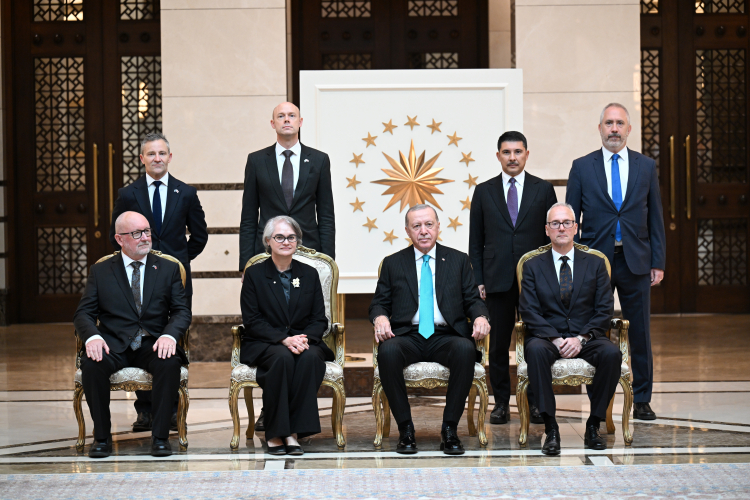Cumhurbaşkanı Erdoğan'a 4 büyükelçiden güven mektubu