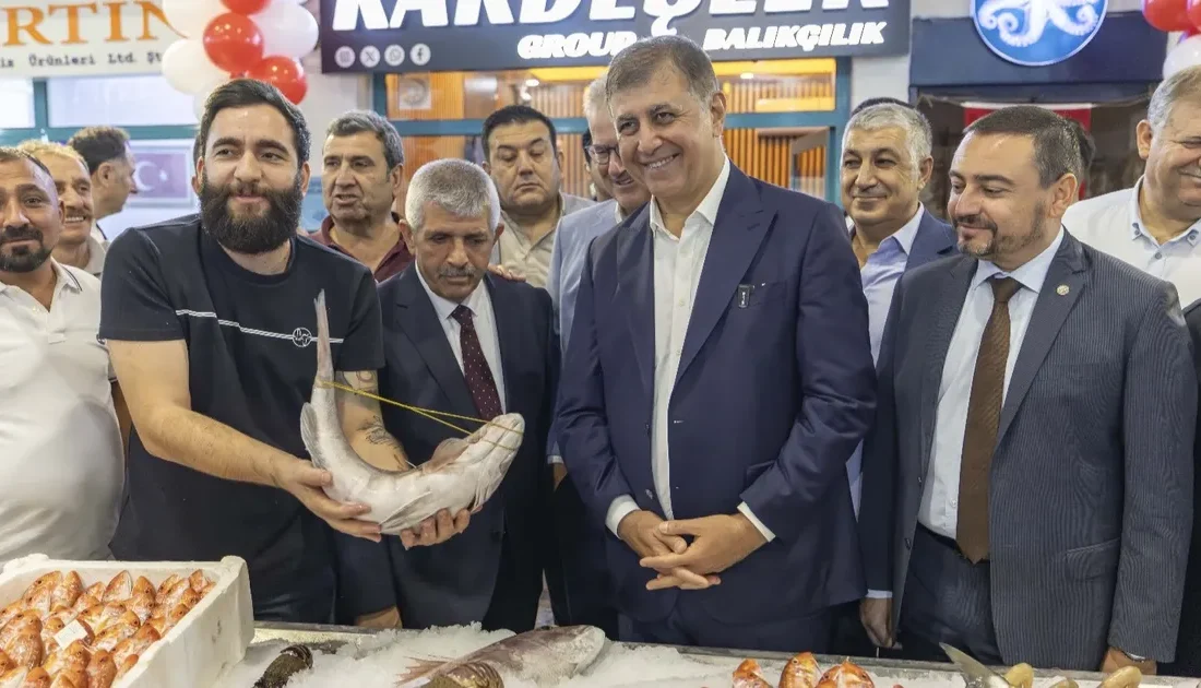 İzmir Büyükşehir Belediye Başkanı
