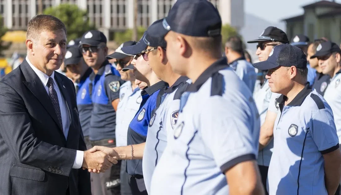 İzmir Büyükşehir Belediye Başkanı