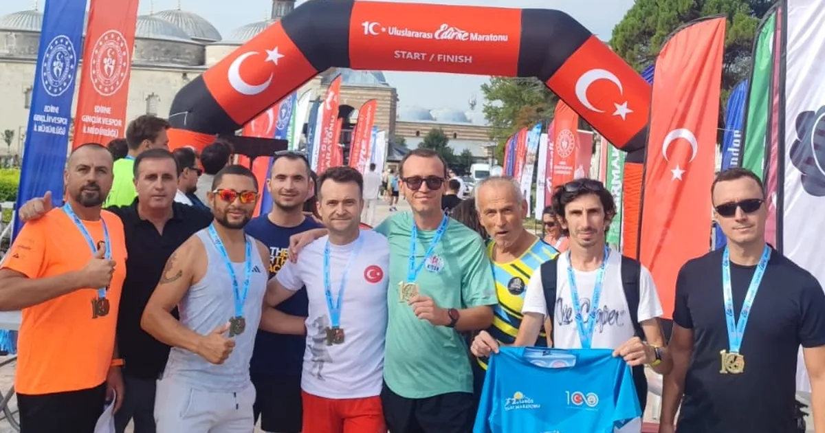 Koşan Keşan ekibi Edirne Yarı Maratonu’ndan derecelerle döndü