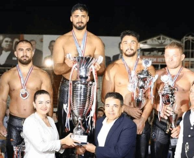 Tarihi Elmalı Güreşlerinde Balıkesir rüzgârı