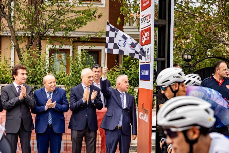 Tour of İstanbul'da ikinci etap tamamlandı... Mauro üç forma birden kazandı
